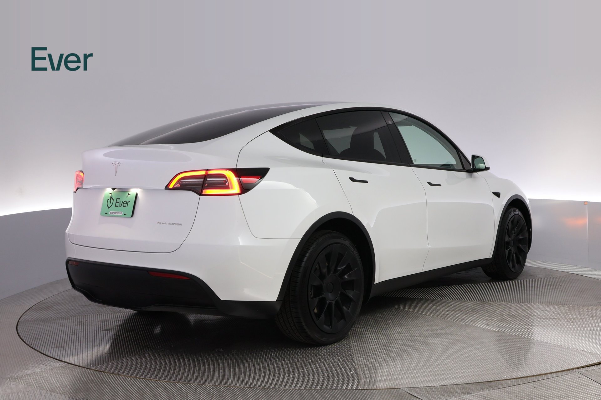 Used 2023 Tesla Model Y Long Range AWD/4WD image 3