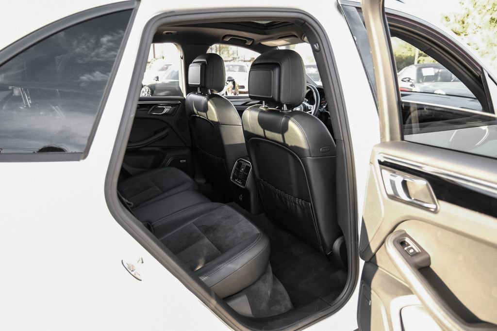 Used 2020 Porsche Macan AWD/4WD image 41