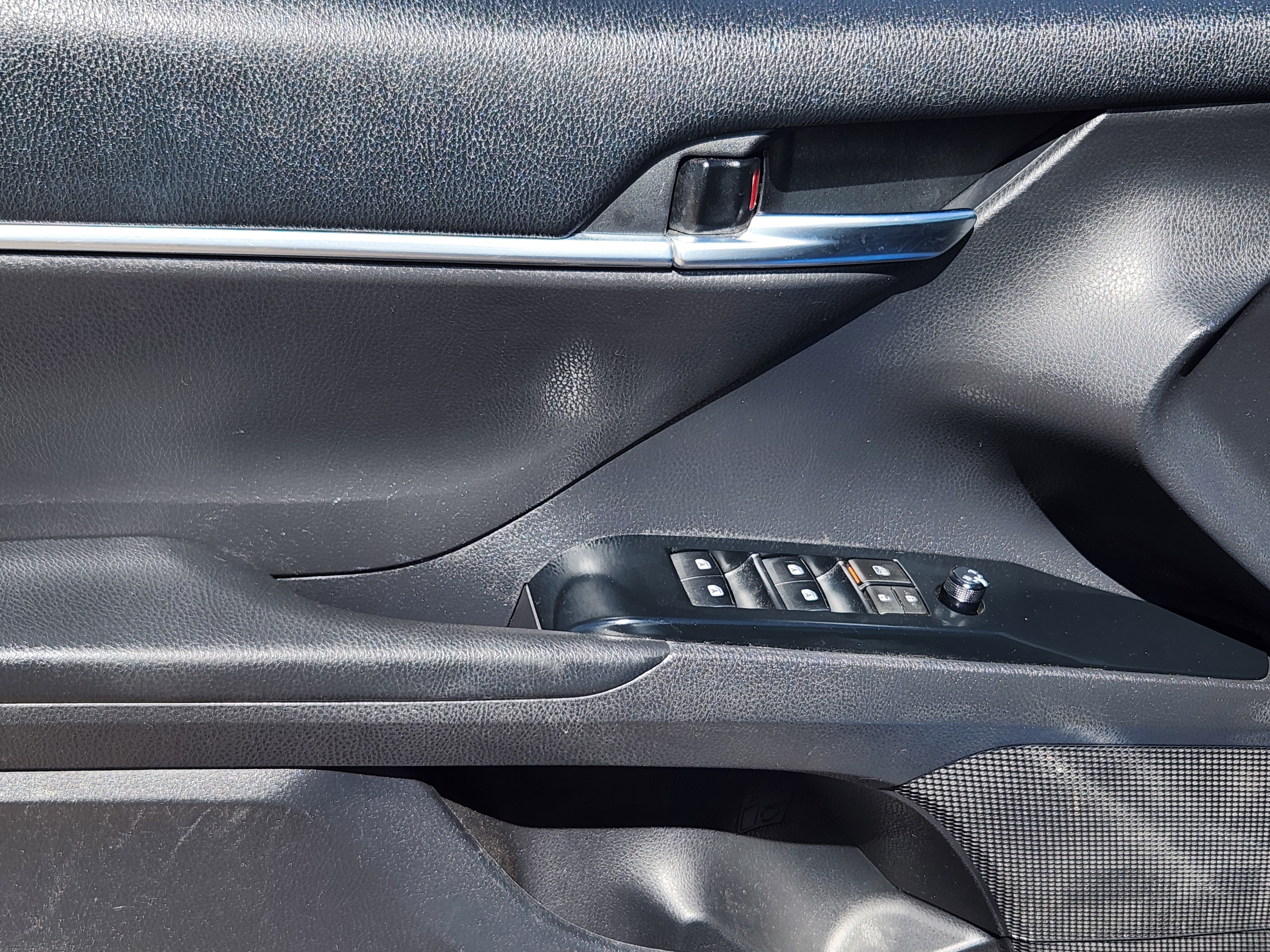 Used 2019 Toyota Camry LE FWD image 17