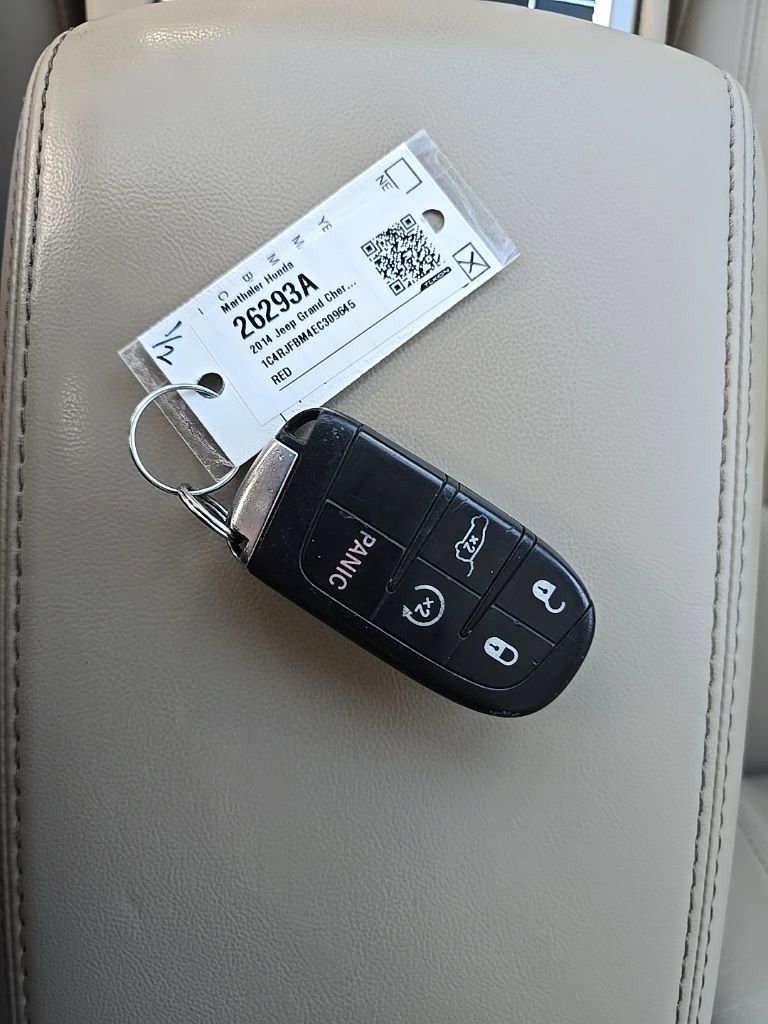 Used 2014 Jeep Grand Cherokee Limited w/ Luxury Group II image 27