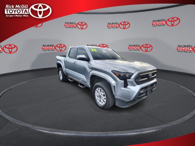 Used 2024 Toyota Tacoma SR5 AWD/4WD image 2