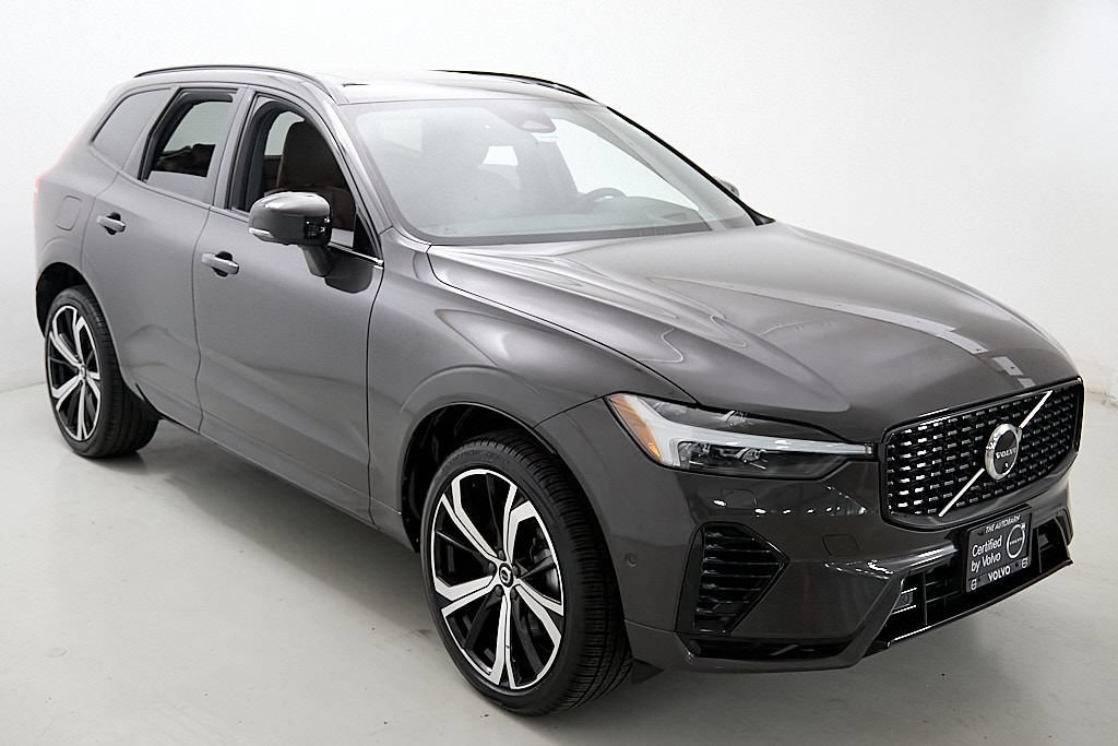 Certified 2023 Volvo XC60 T8 Ultimate w/ Climate Package AWD/4WD image 4