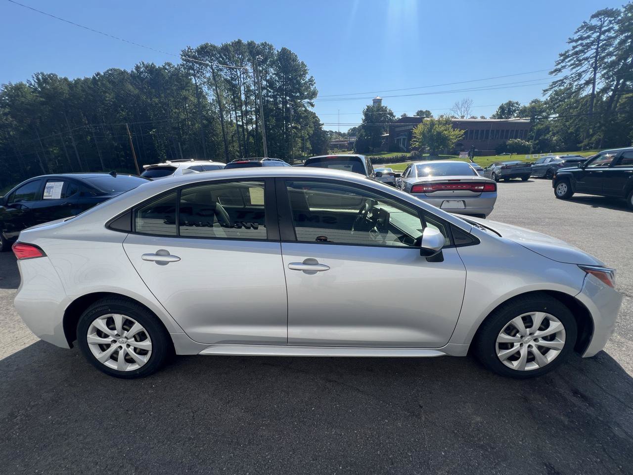 Used 2022 Toyota Corolla LE FWD image 5