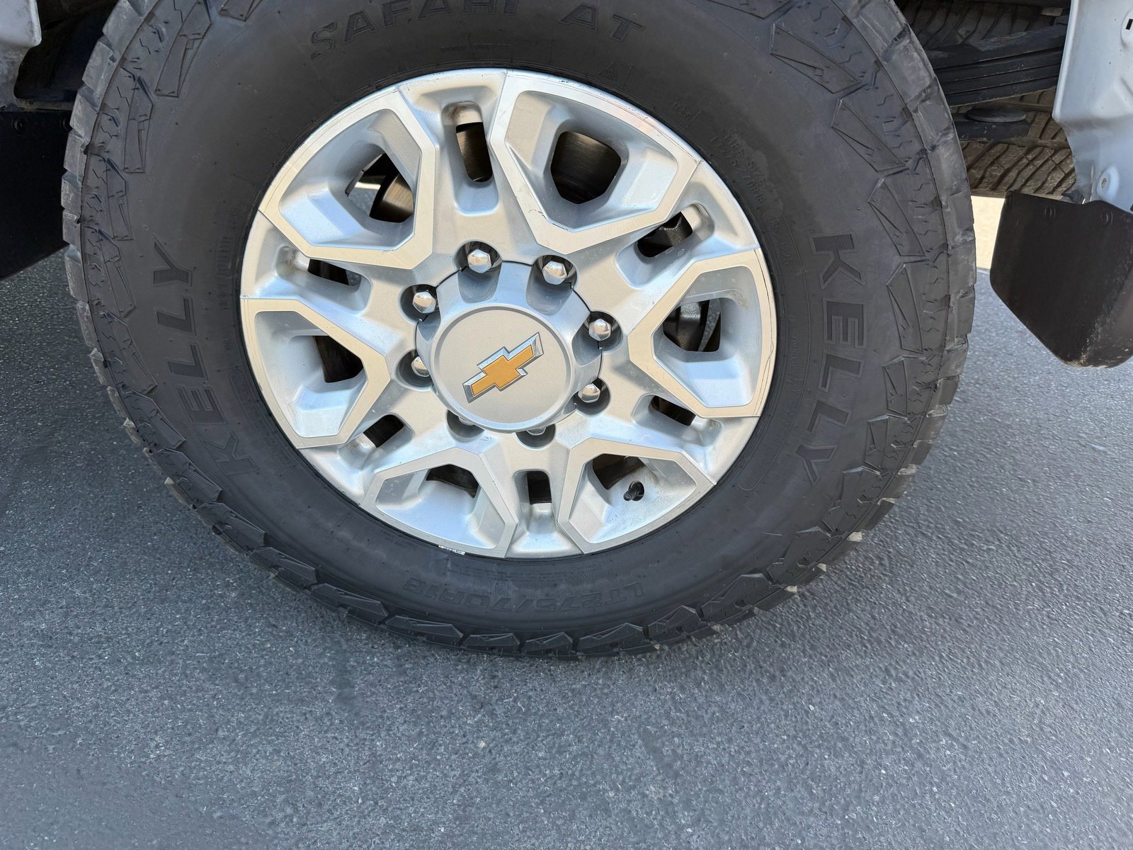 Used 2024 Chevrolet Silverado 2500 LT AWD/4WD image 29