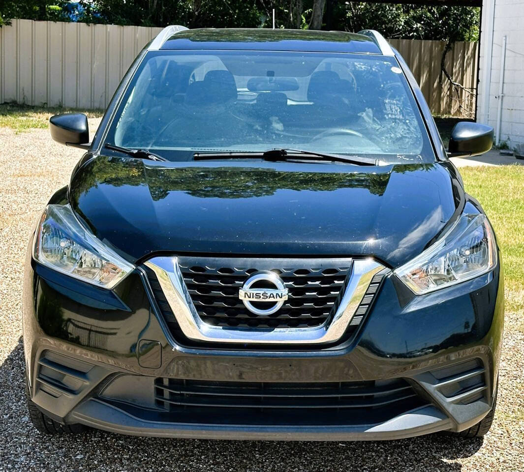 Used 2019 Nissan Kicks S FWD image 3