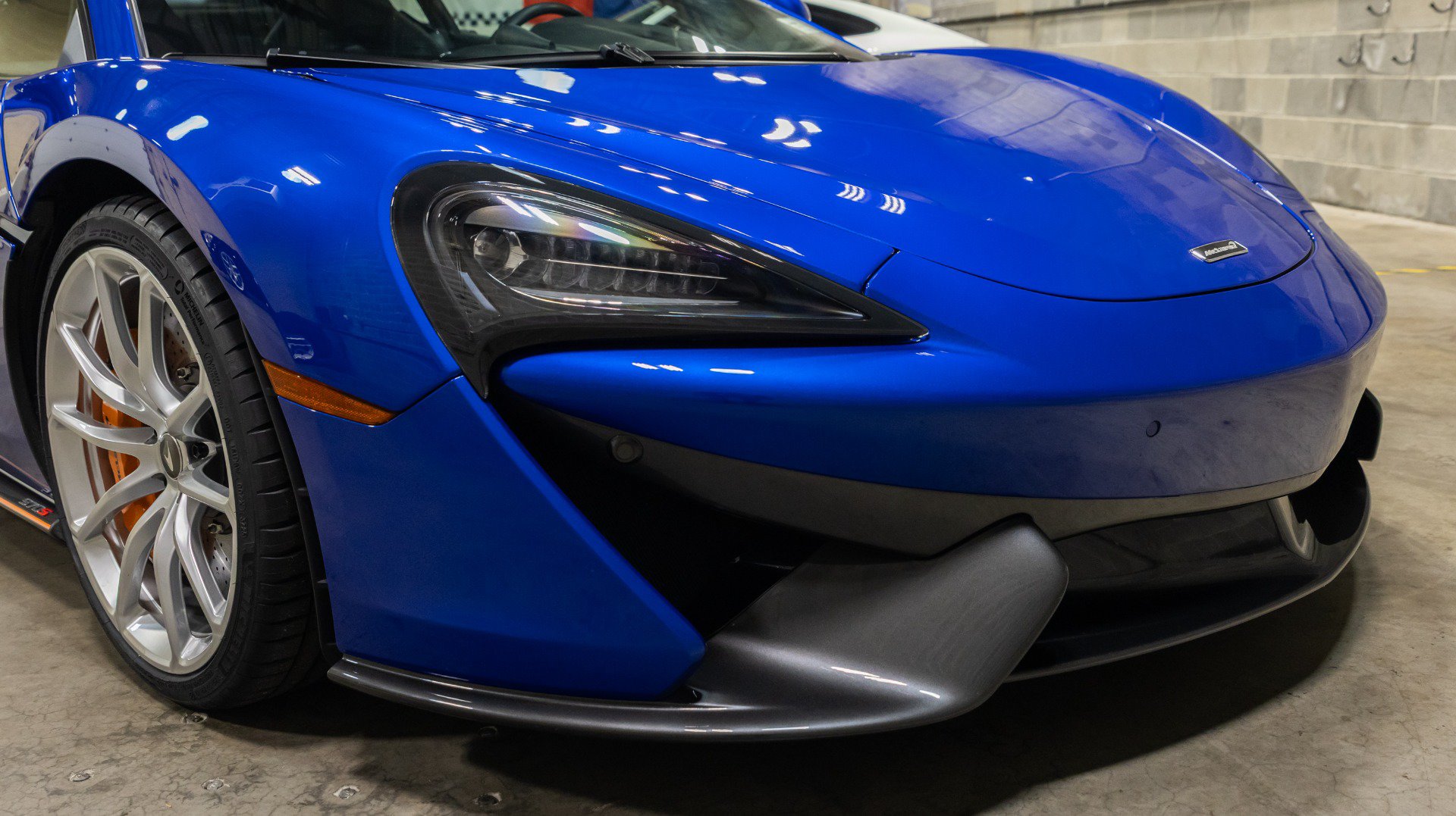 Used 2019 McLaren 570S Coupe RWD image 22
