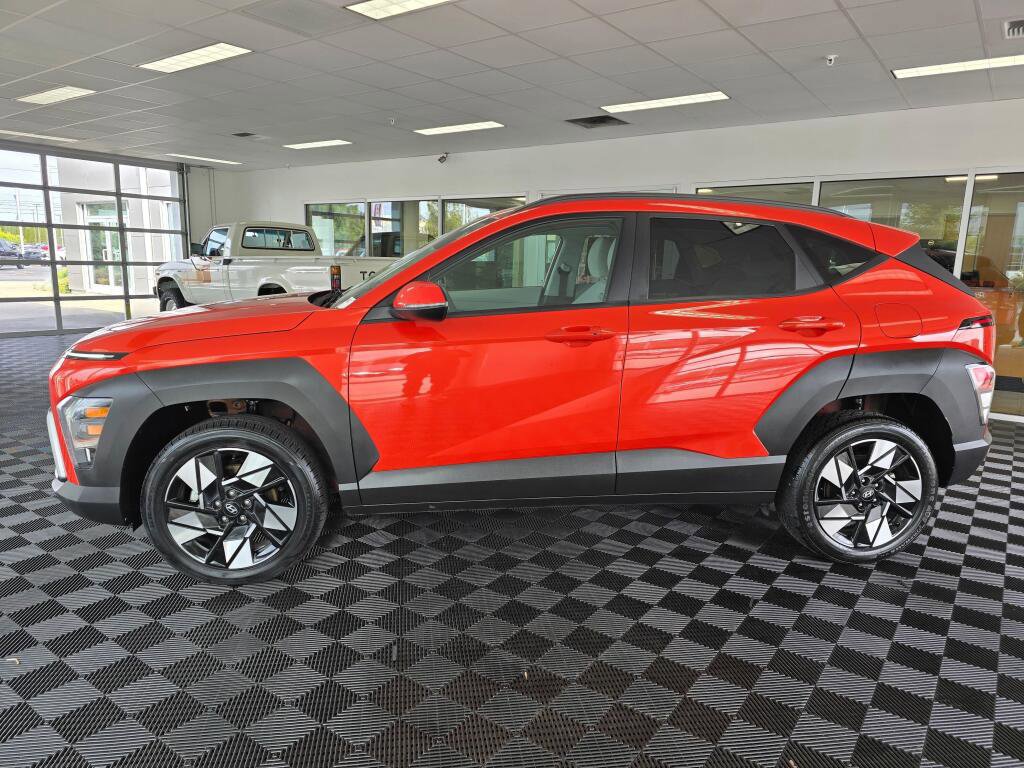 Used 2025 Hyundai Kona SEL AWD/4WD image 6