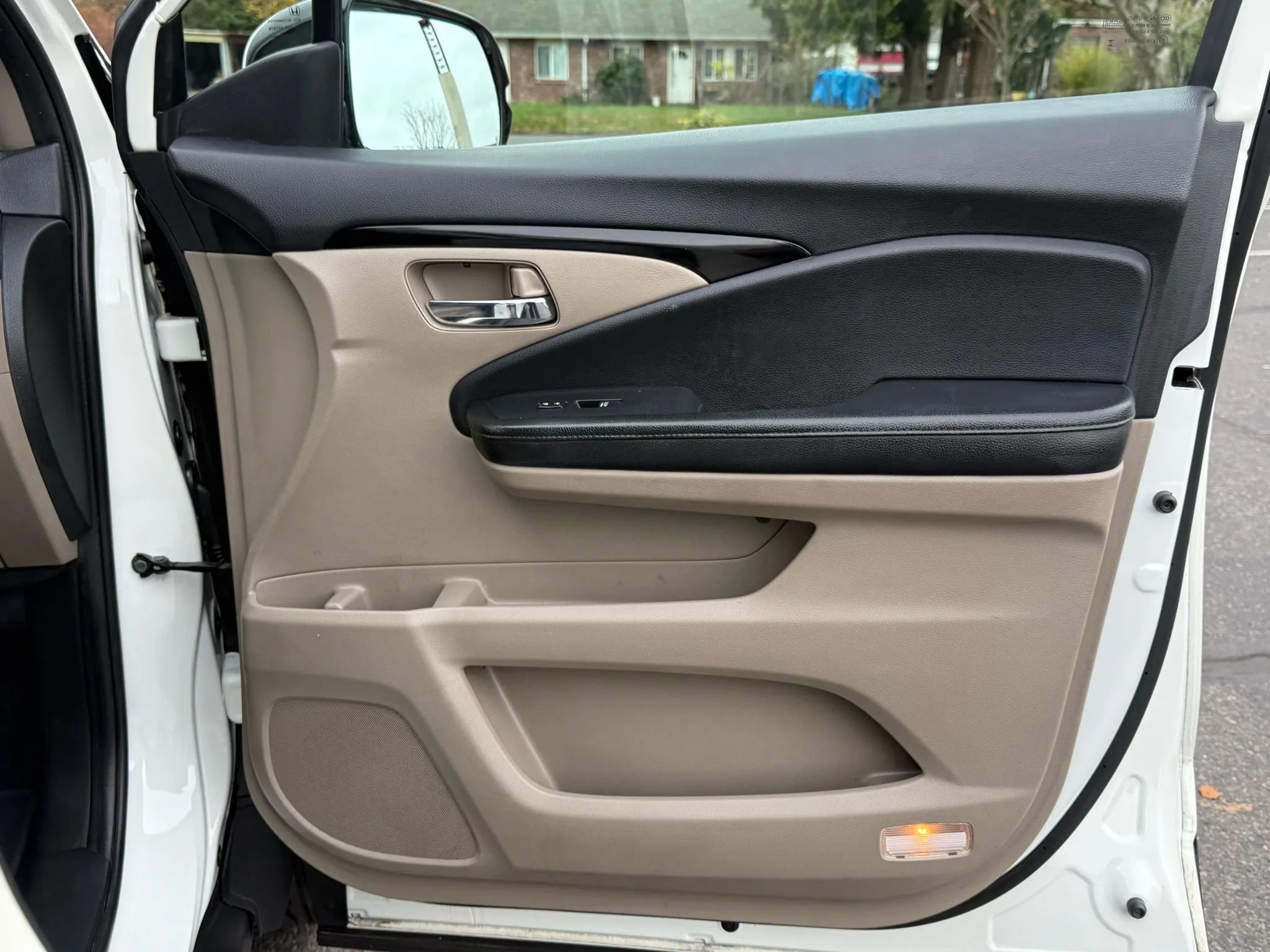 Used 2016 Honda Pilot Touring image 17