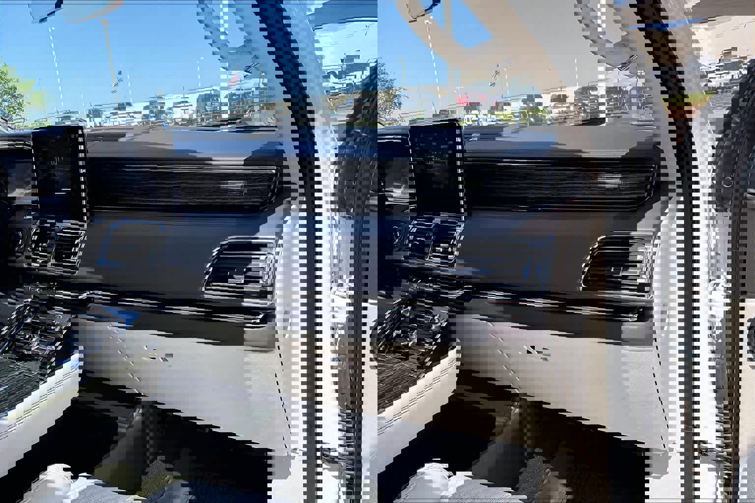 Used 2020 Lincoln Navigator Black Label AWD/4WD image 18