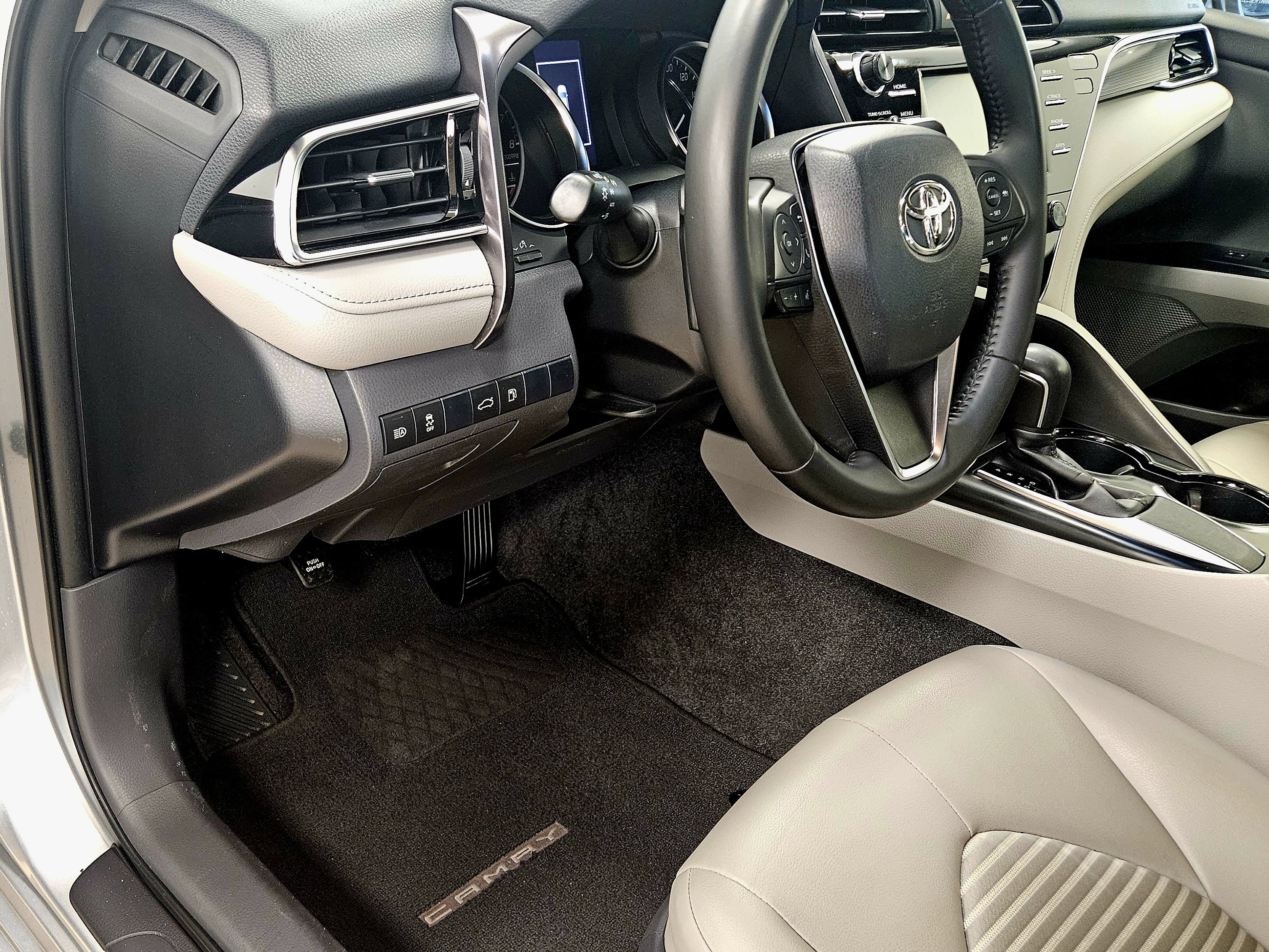 Used 2018 Toyota Camry SE image 31