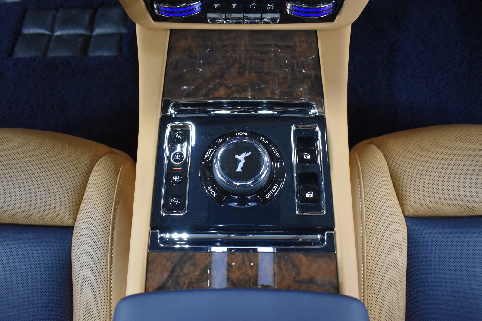 Certified 2025 Rolls-Royce Ghost AWD/4WD image 18