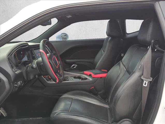 Used 2018 Dodge Challenger SXT Plus image 9
