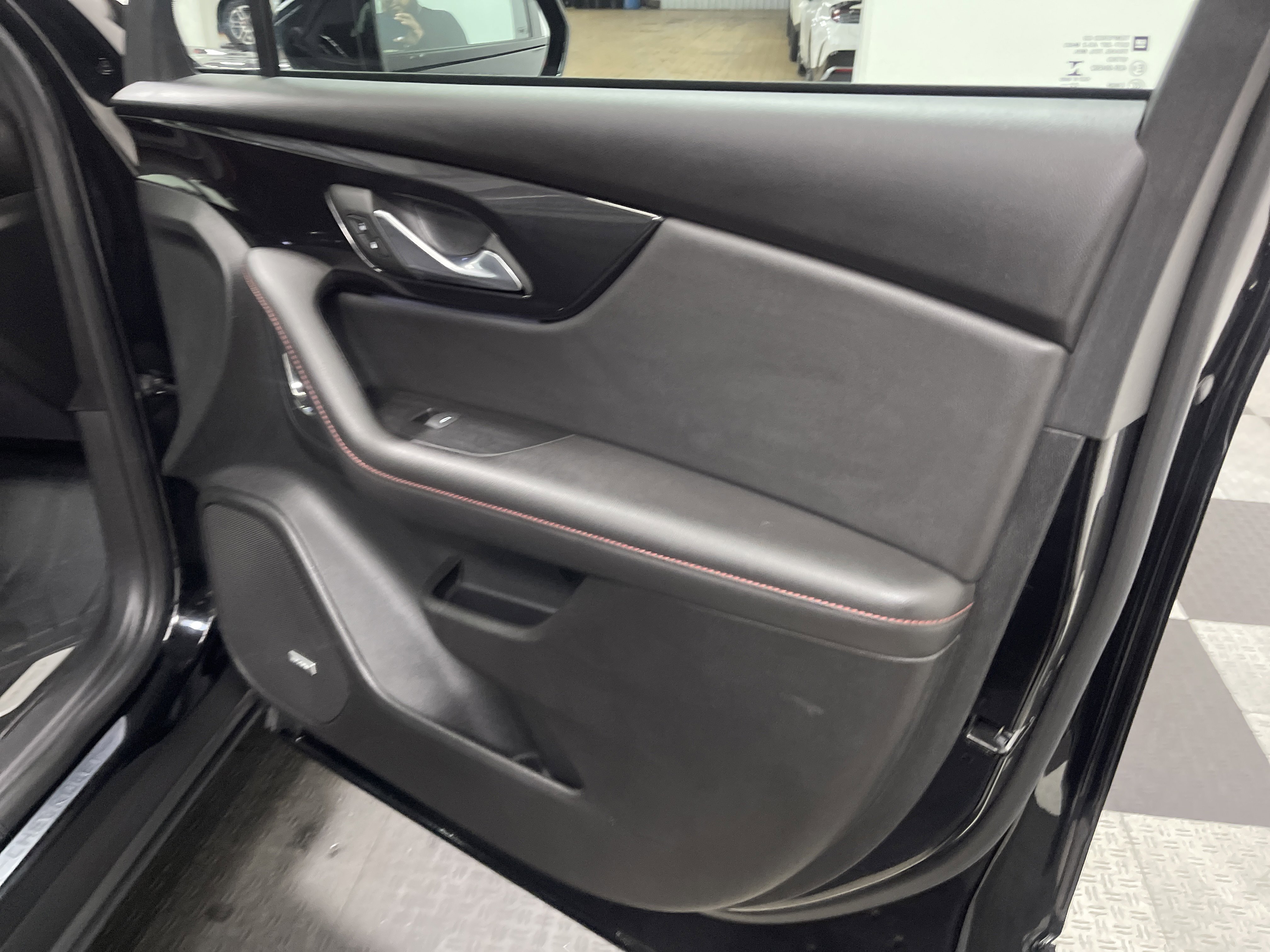 Used 2023 Chevrolet Blazer RS w/ Enhanced Convenience Package image 25