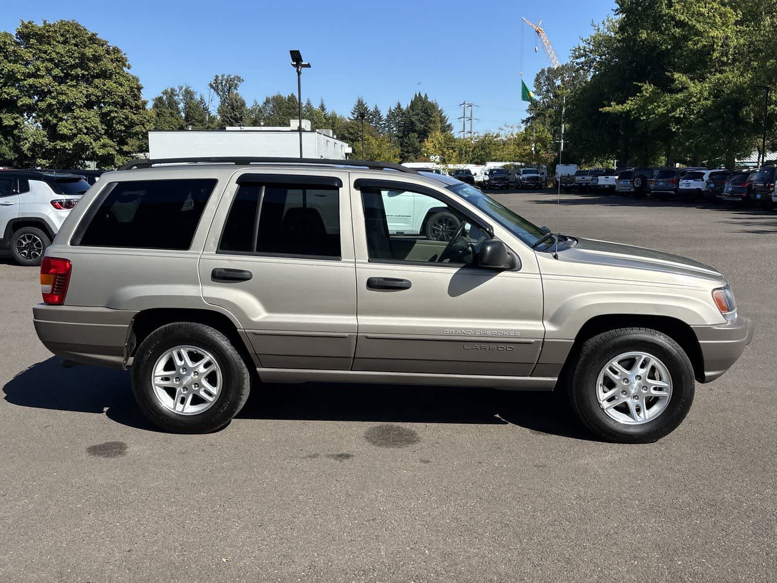 Used 2003 Jeep Grand Cherokee Laredo AWD/4WD image 6