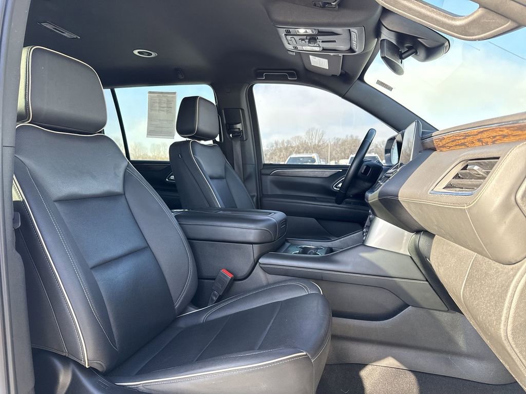Used 2023 Chevrolet Suburban Premier image 26