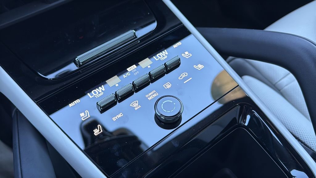 Certified 2026 Porsche Cayenne image 25