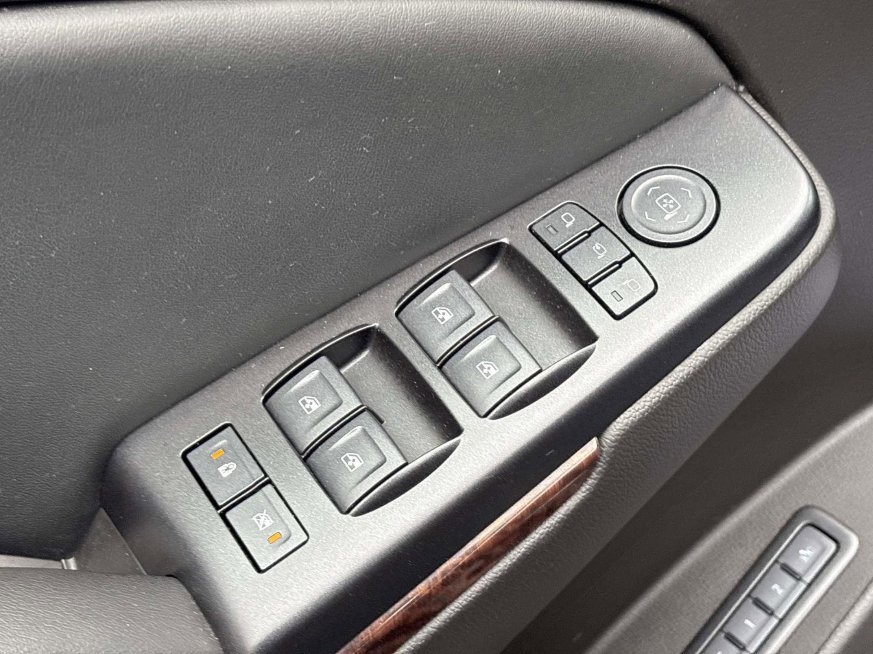 Used 2017 GMC Yukon SLT image 26