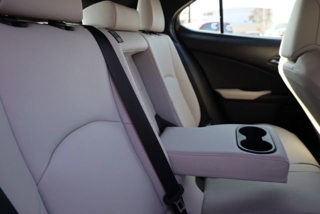 Used 2024 Lexus UX 250h F Sport image 37