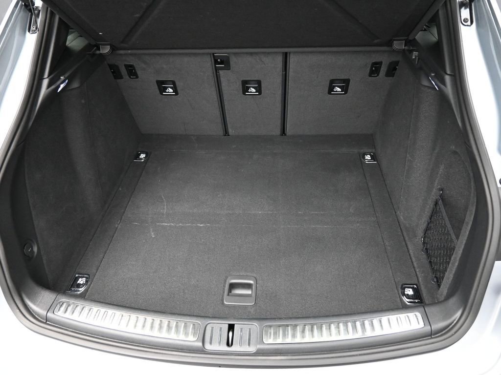 Certified 2025 Porsche Macan image 33
