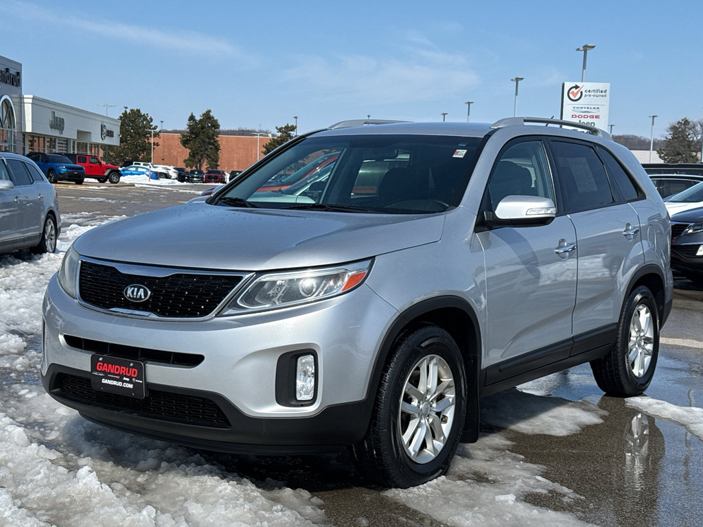 Used 2014 Kia Sorento LX image 2