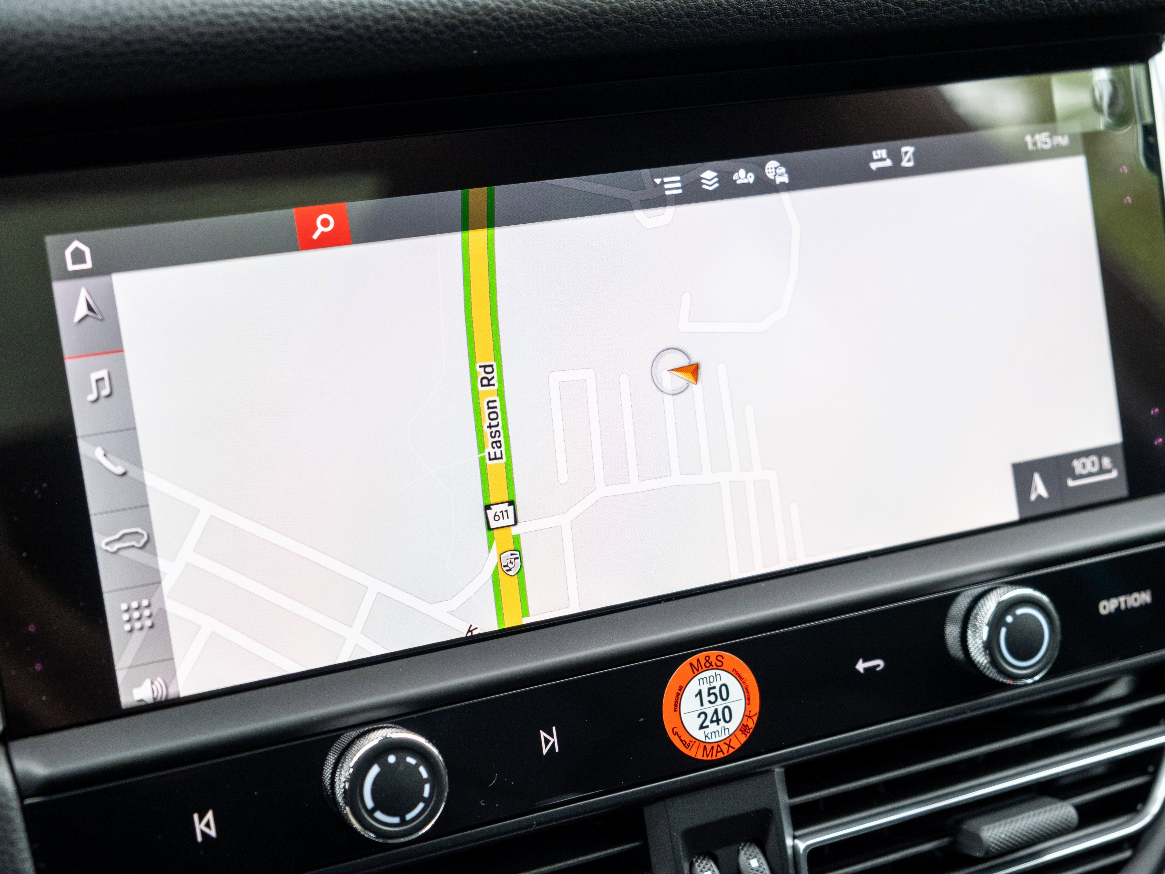 Certified 2025 Porsche Macan image 27