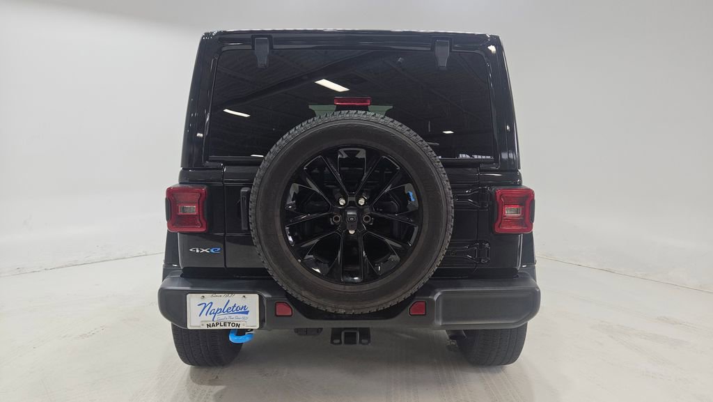 Used 2023 Jeep Wrangler Unlimited Sahara w/ Cold Weather Group image 5