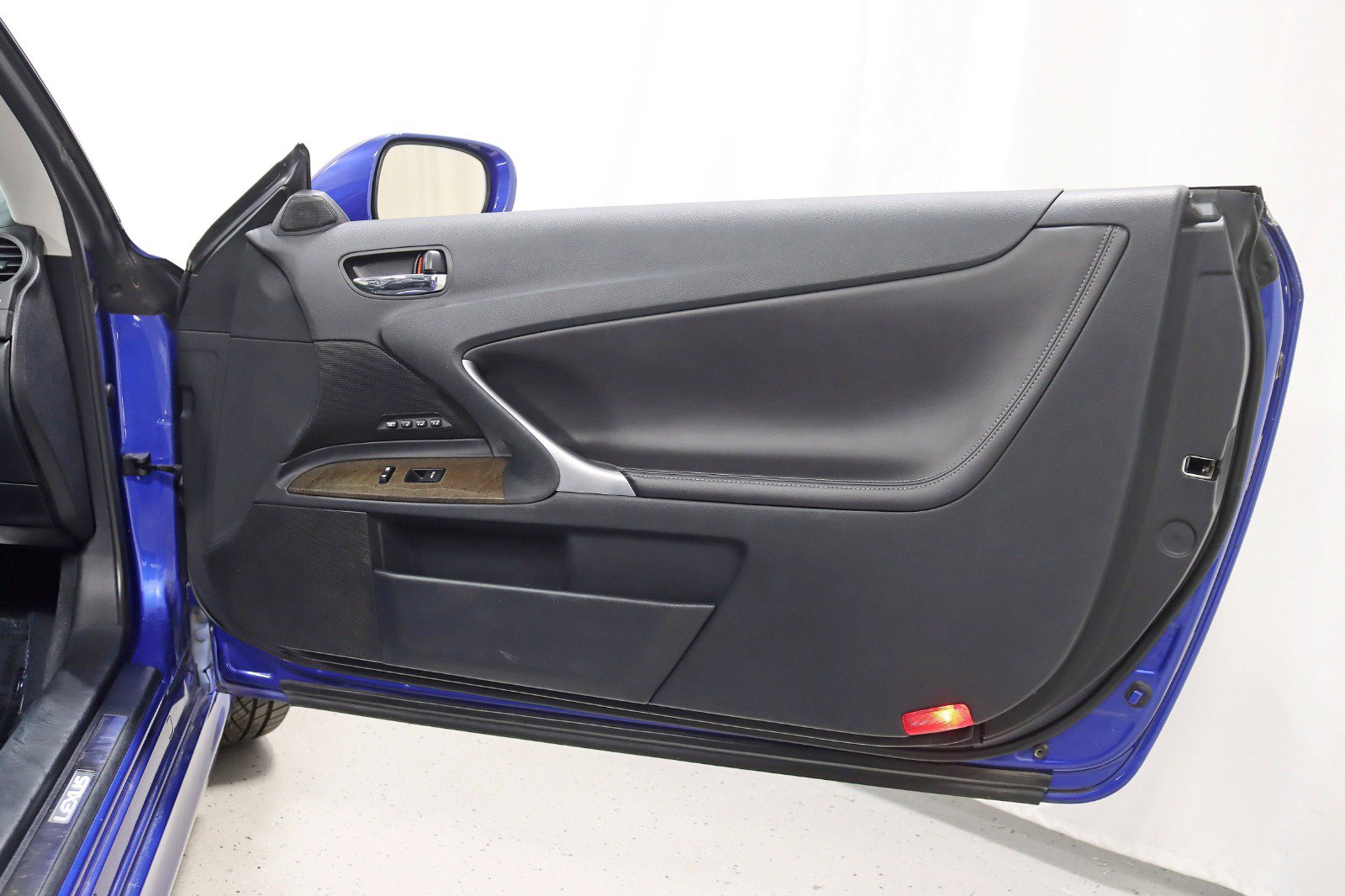 Used 2010 Lexus IS 350C w/ Luxury Pkg RWD image 30