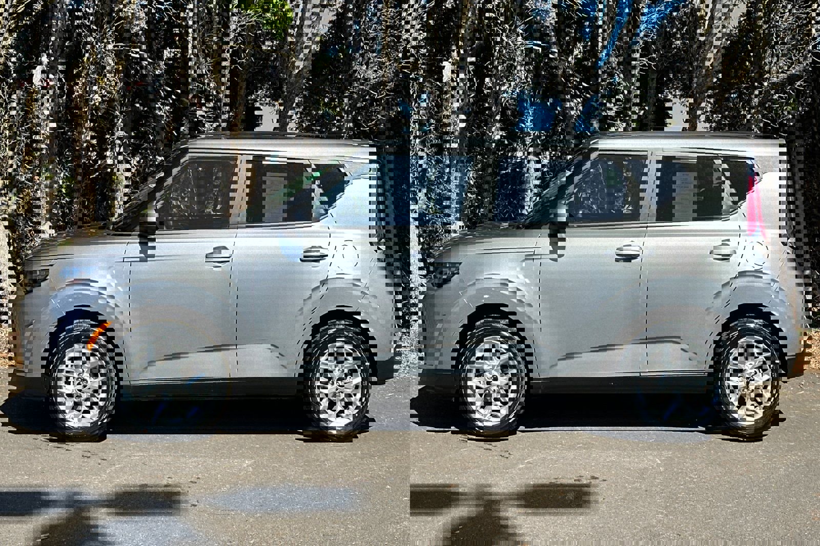 Used 2025 Kia Soul LX w/ LX Technology Package image 7