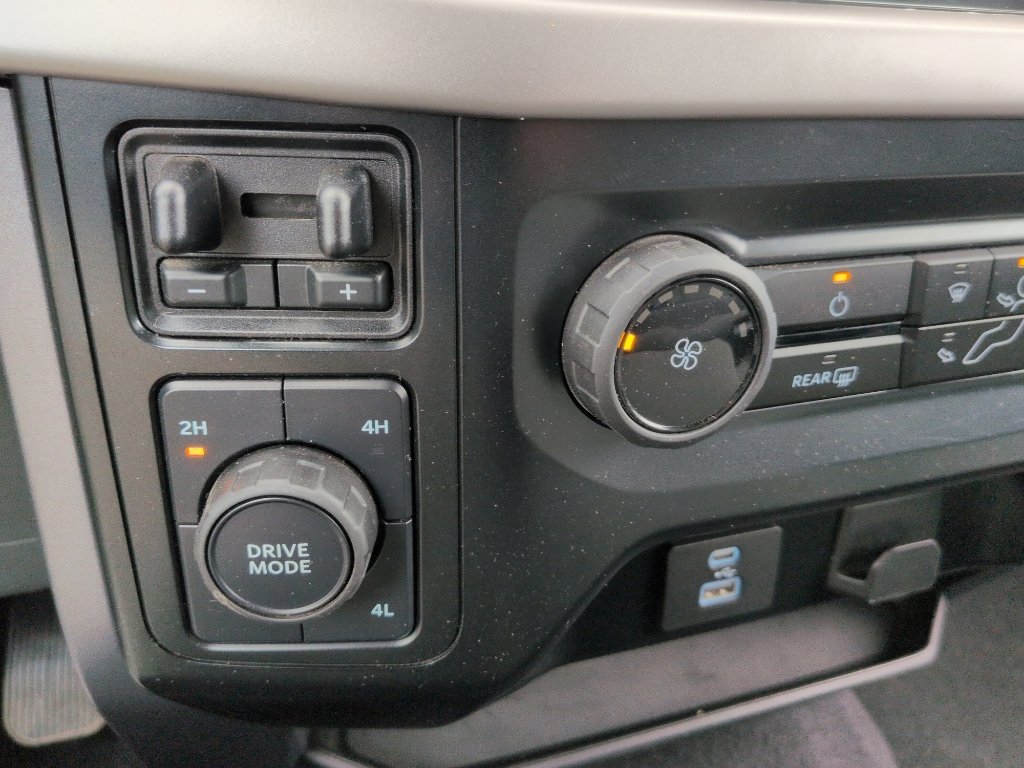 Used 2023 Ford F150 XLT w/ Trailer Tow Package AWD/4WD image 8
