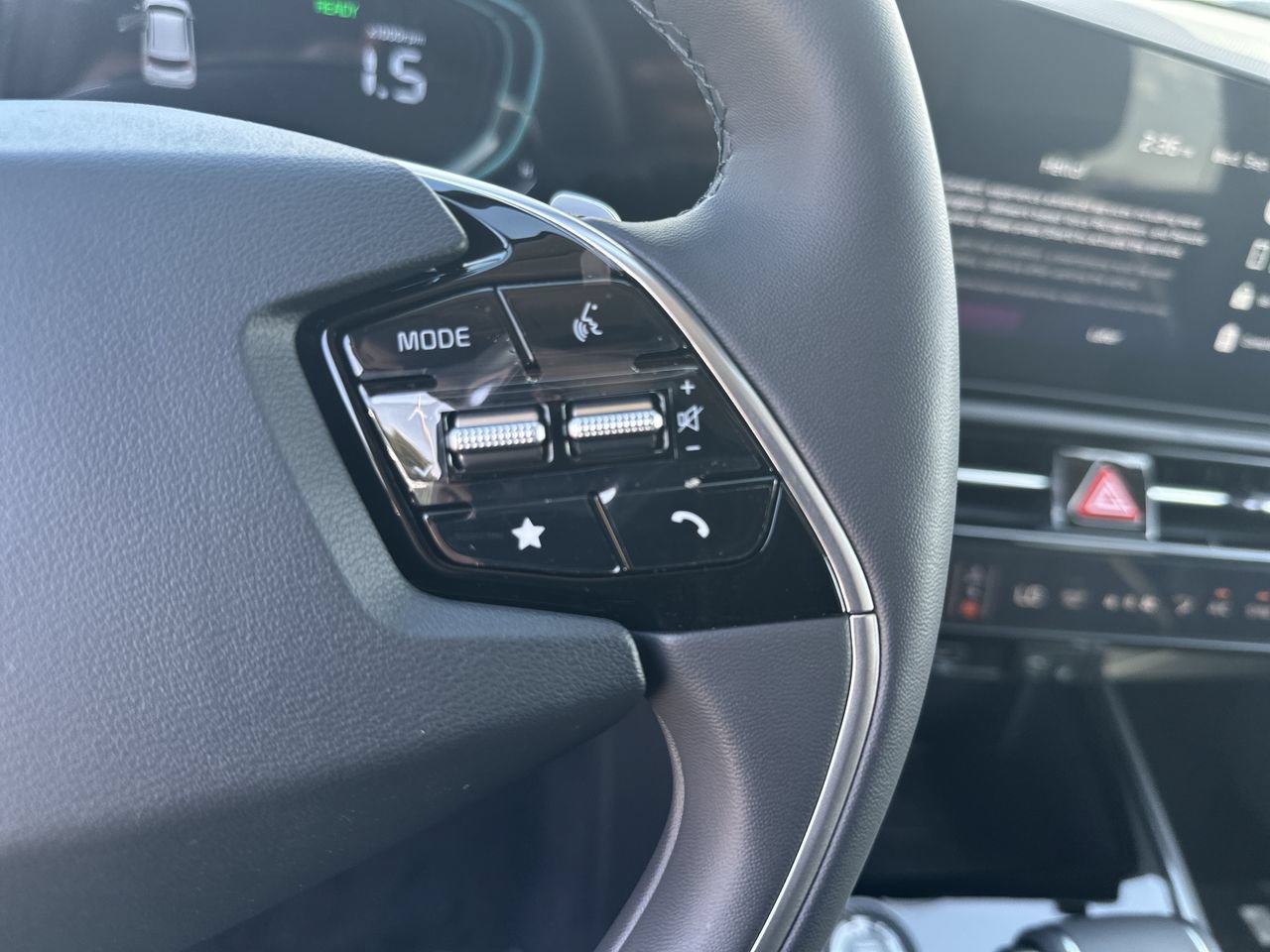 New 2026 Kia Niro EX FWD image 8