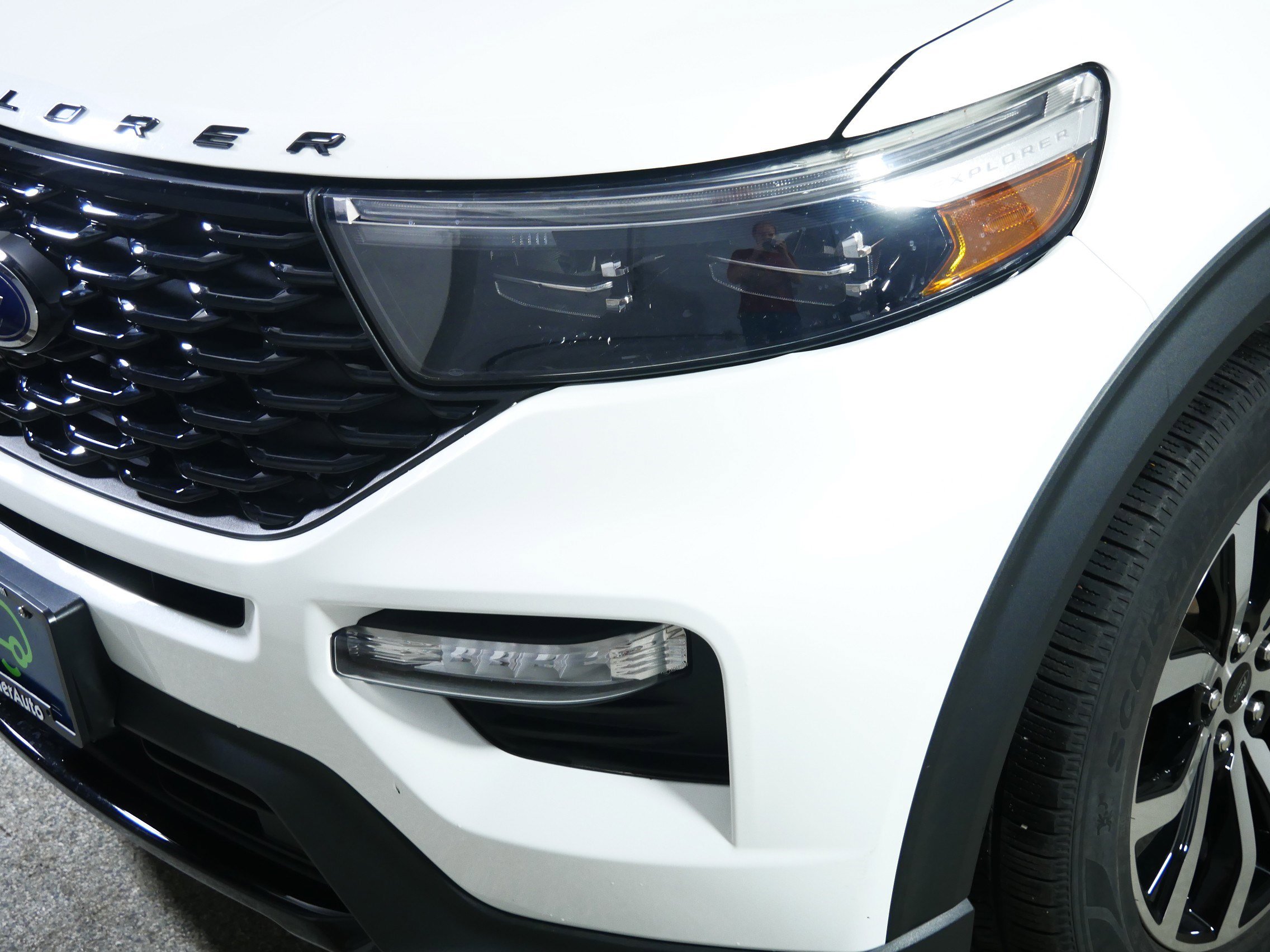 Used 2022 Ford Explorer ST-Line AWD/4WD image 16