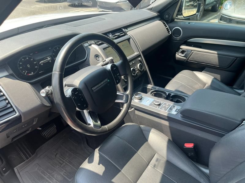 Used 2020 Land Rover Discovery Landmark AWD/4WD image 10