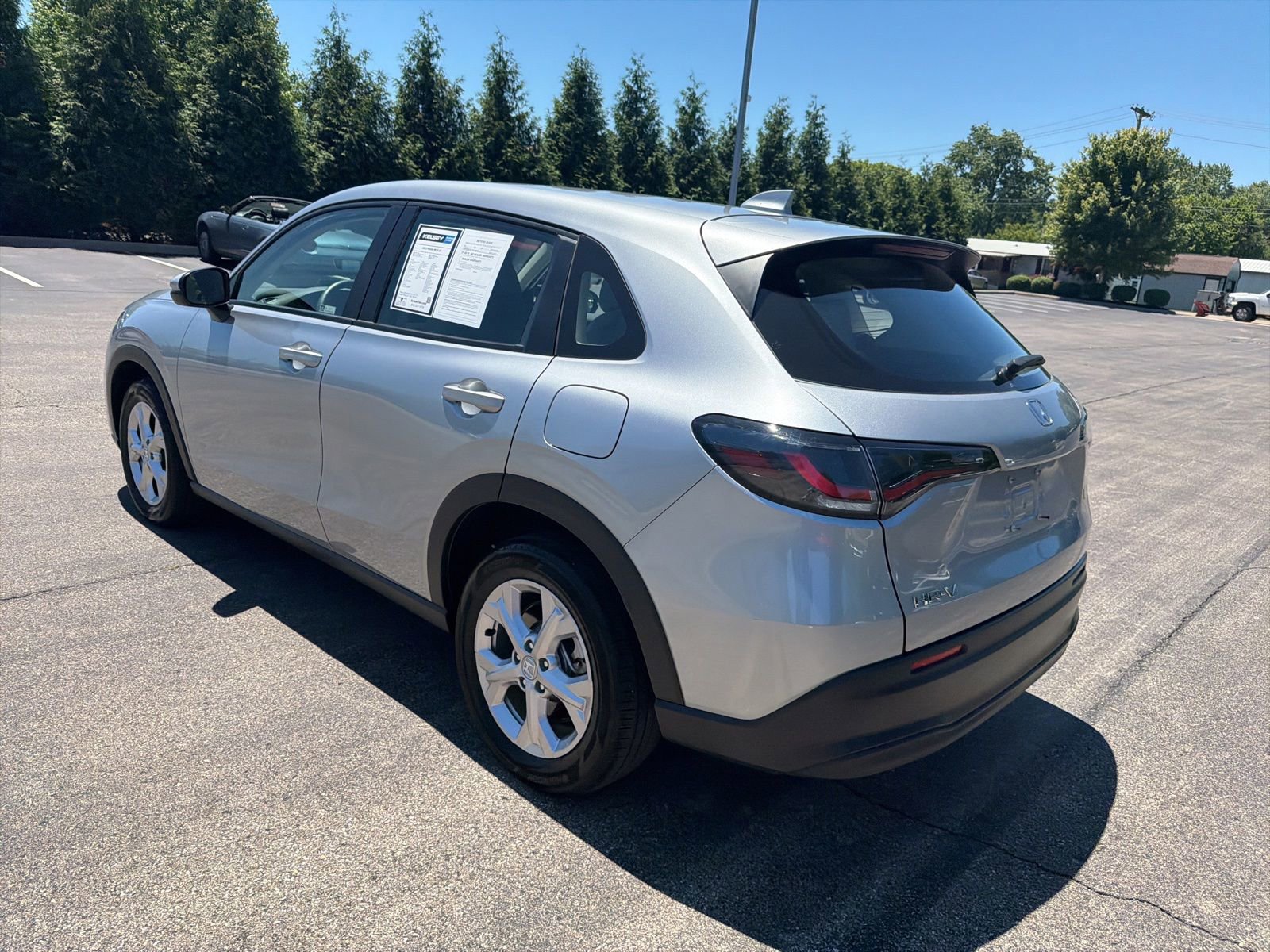 Used 2023 Honda HR-V LX image 3