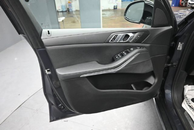 Used 2019 BMW X5 xDrive40i w/ Convenience Package AWD/4WD image 20