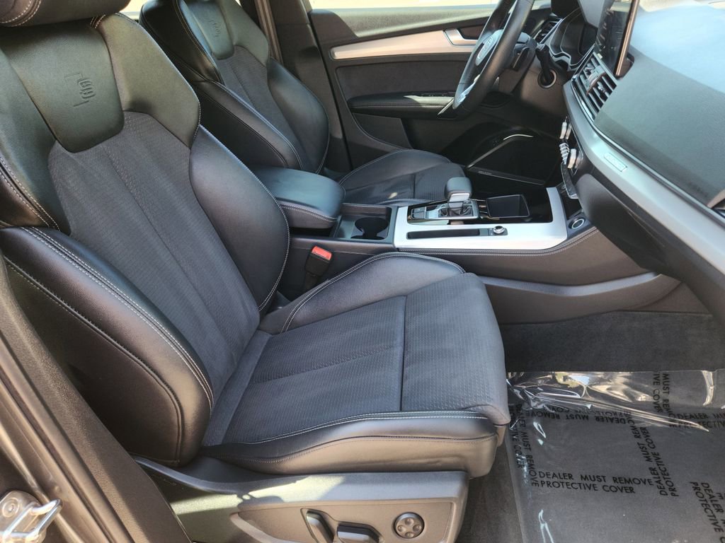 Used 2024 Audi Q5 e Premium Plus w/ Premium Plus Package image 15