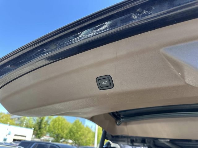 Used 2023 GMC Yukon XL Denali image 18