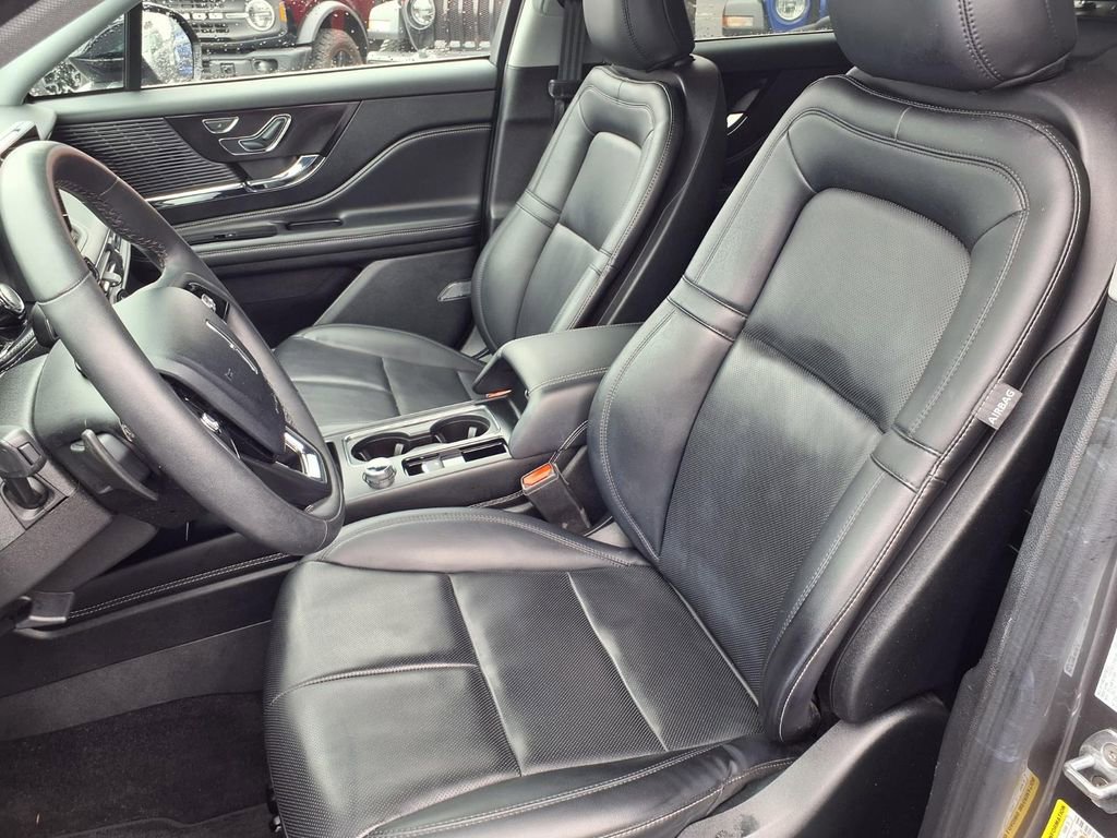 Used 2022 Lincoln Corsair AWD w/ Equipment Group 101A image 4