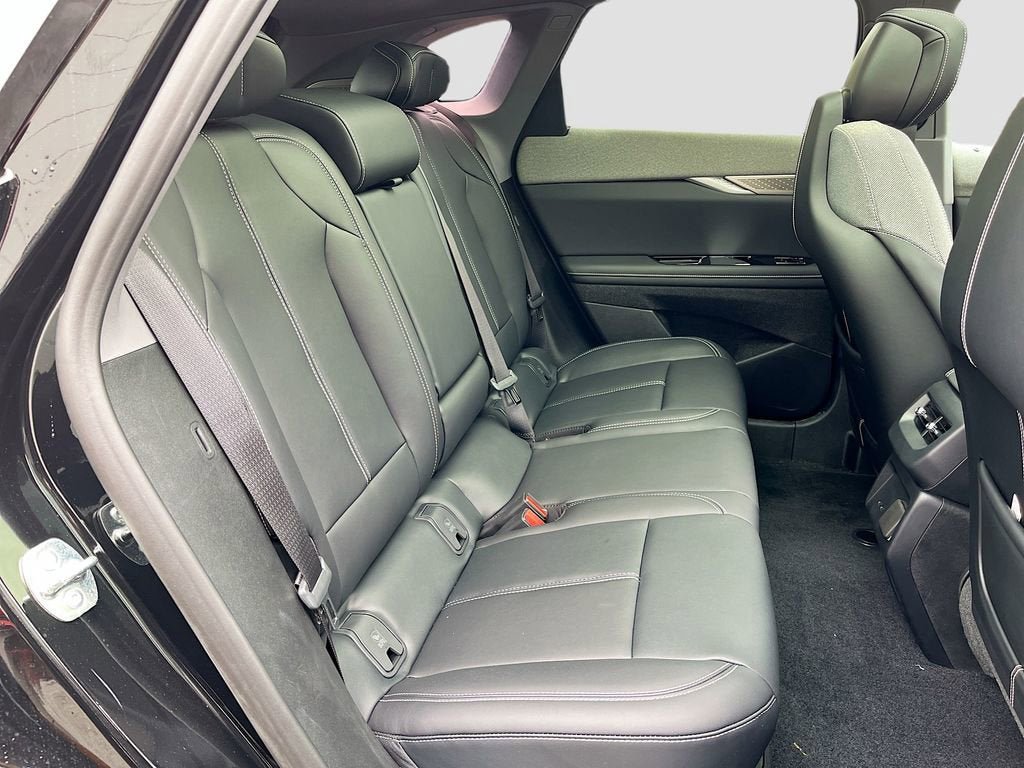 New 2026 Cadillac Optiq Sport 1 w/ LPO, Floor Liner Package AWD/4WD image 33