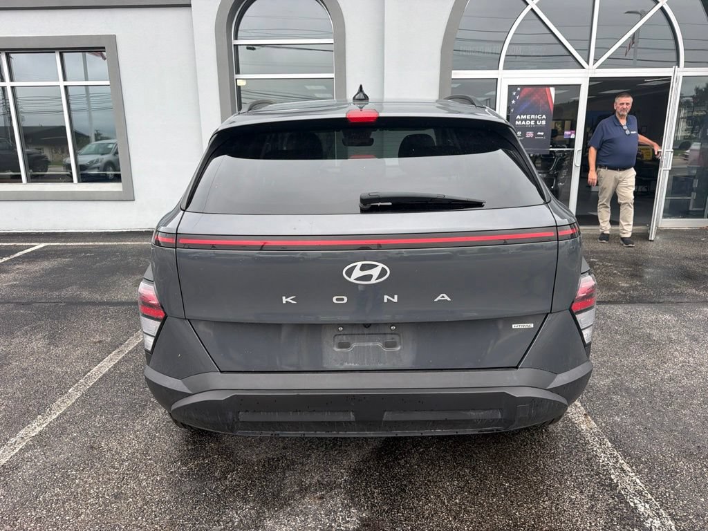 Used 2025 Hyundai Kona SEL AWD/4WD image 3