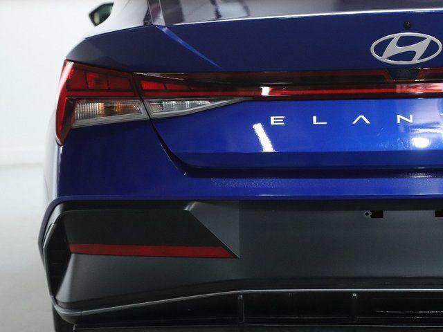 New 2024 Hyundai Elantra SEL w/ Convenience Package image 42