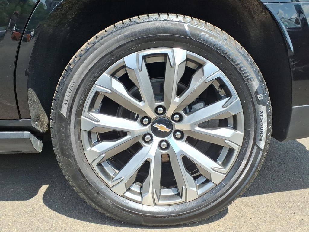 Used 2025 Chevrolet Tahoe High Country AWD/4WD image 29