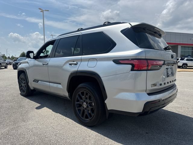 Used 2024 Toyota Sequoia Platinum AWD/4WD image 4