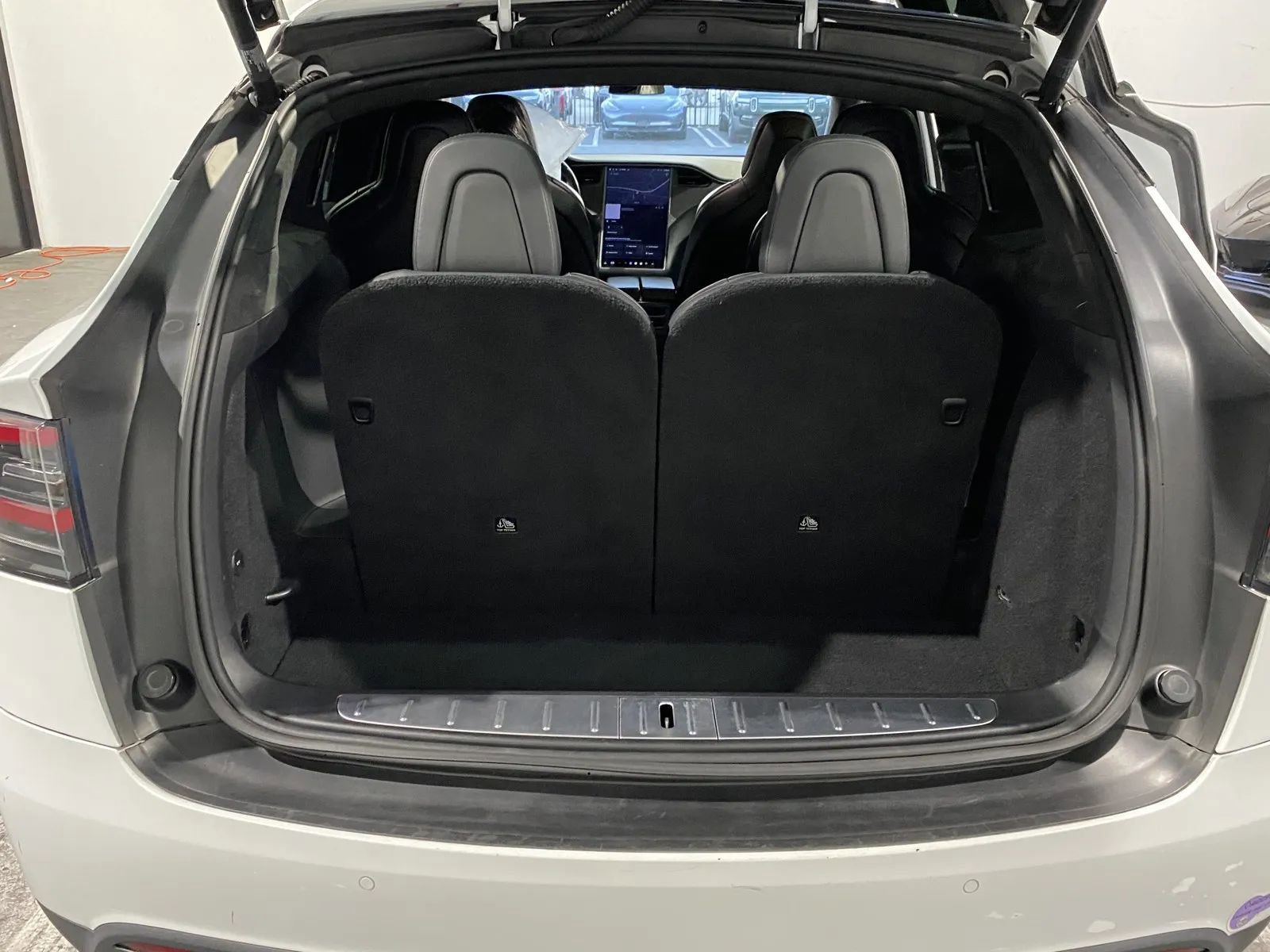 Used 2018 Tesla Model X 75D image 8
