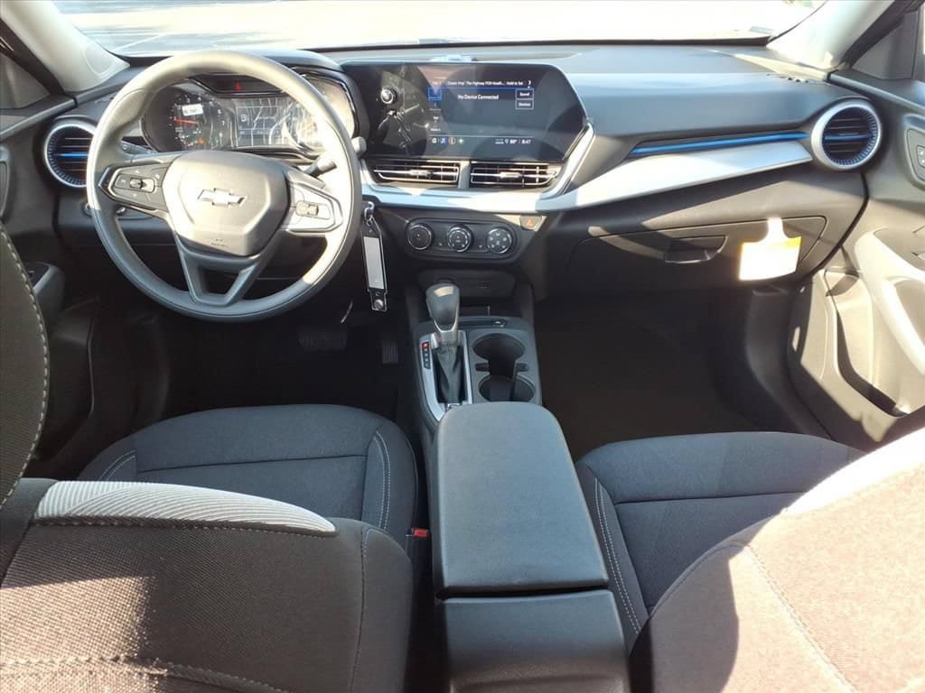 New 2026 Chevrolet Trax LS w/ LS Convenience Package FWD image 18