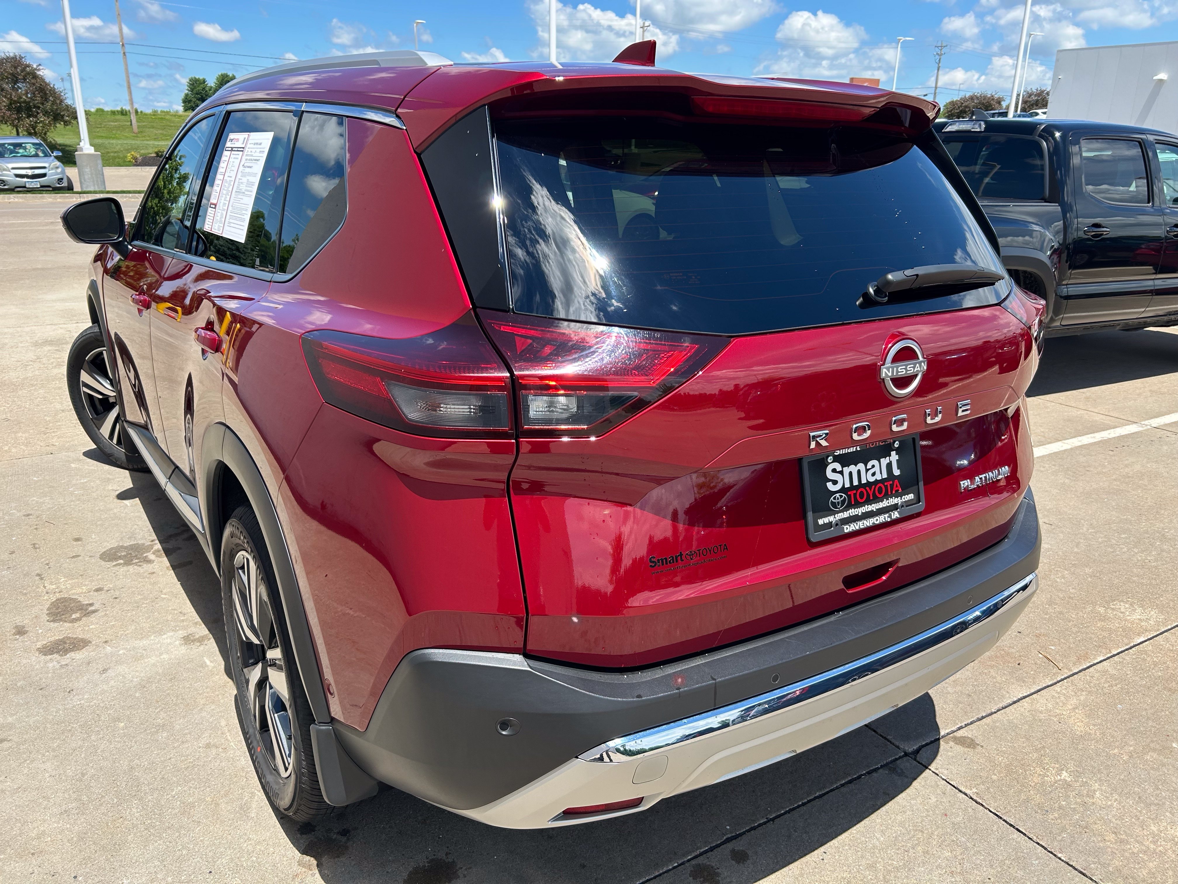 Used 2023 Nissan Rogue Platinum w/ Platinum Premium Package FWD image 4