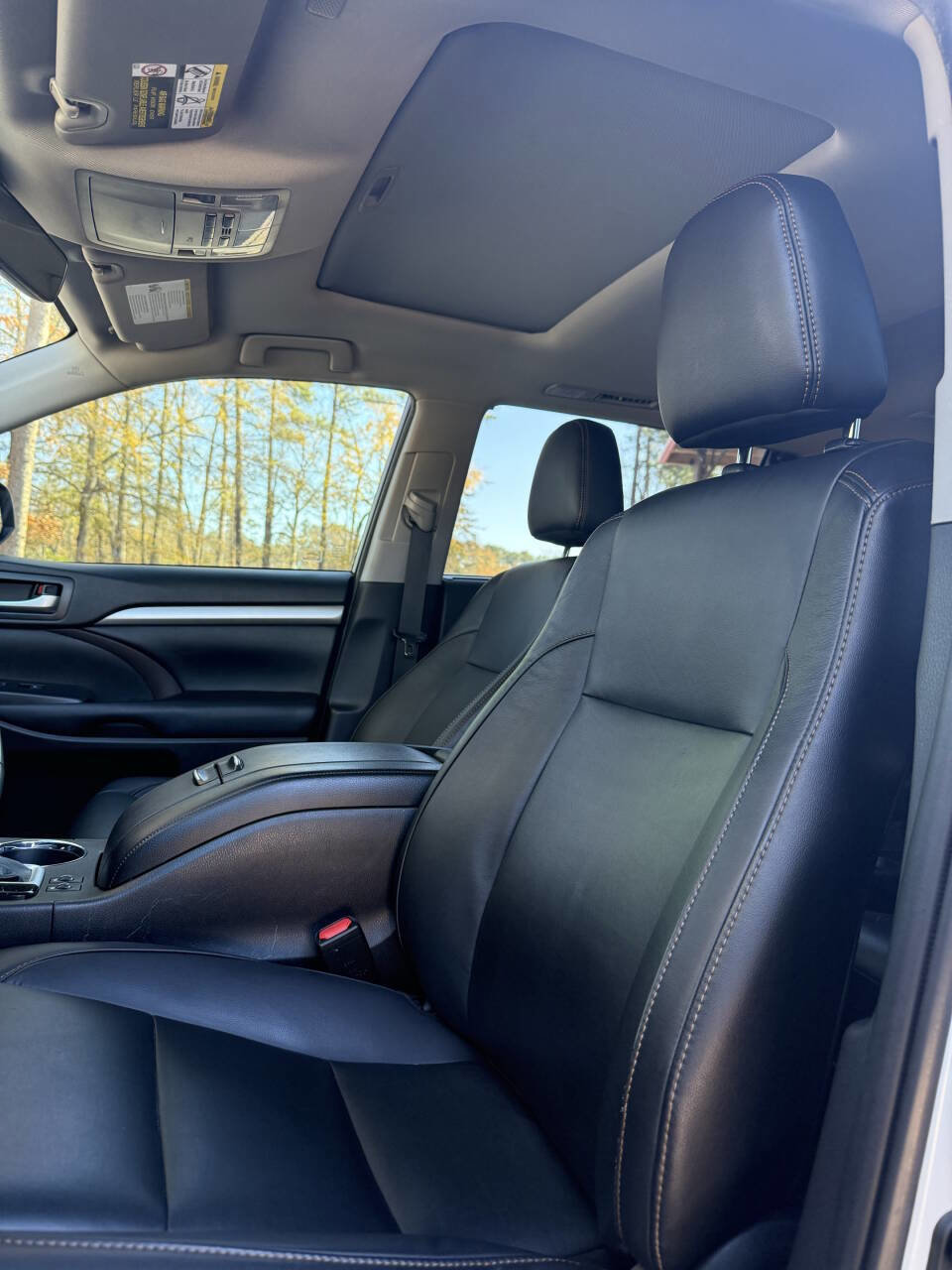 Used 2019 Toyota Highlander SE image 8