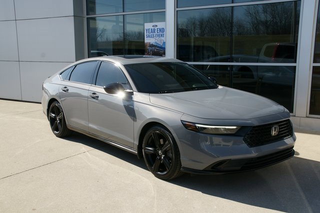 Used 2023 Honda Accord Sport image 2