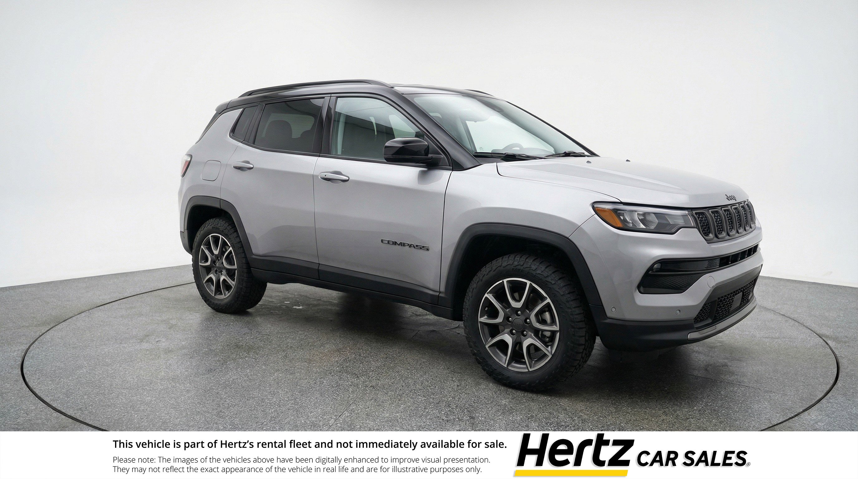 Used 2025 Jeep Compass Trailhawk image 1