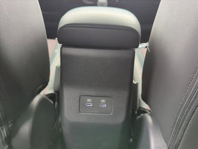 New 2026 Nissan Kicks SR image 18