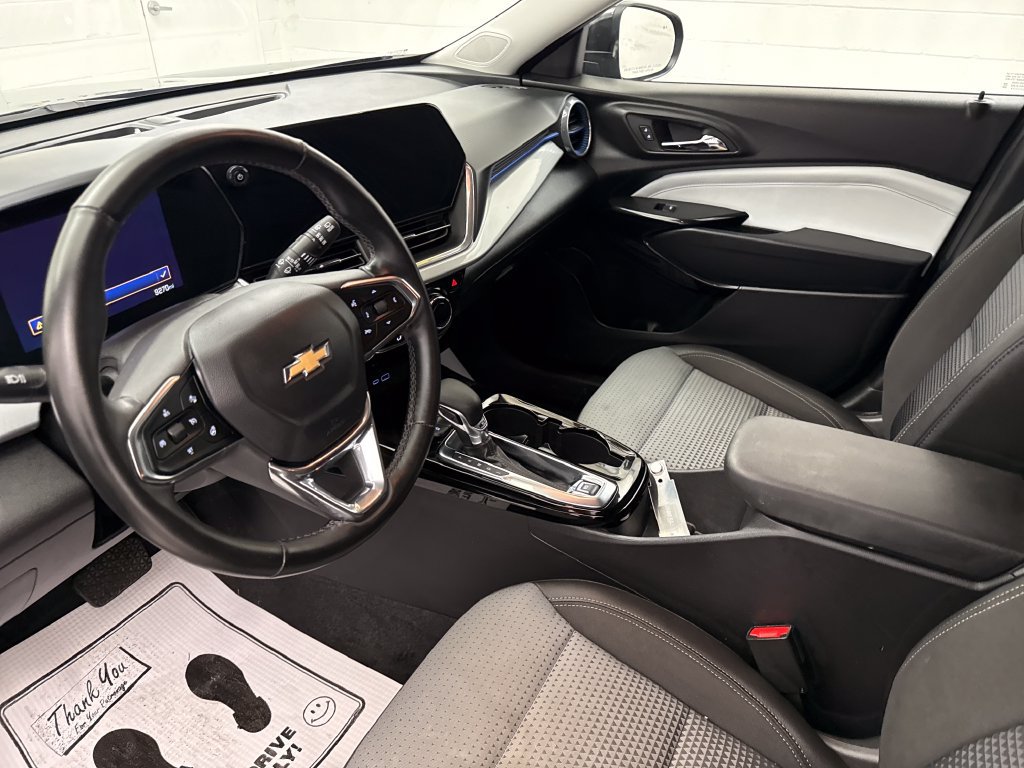 Used 2024 Chevrolet Trax LT w/ Driver Confidence Package FWD image 13